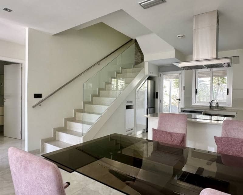 3 soveværelse Semi-Rækkehus til salg i Orihuela Costa med swimmingpool garage - € 389.000 (Ref: 9405794)