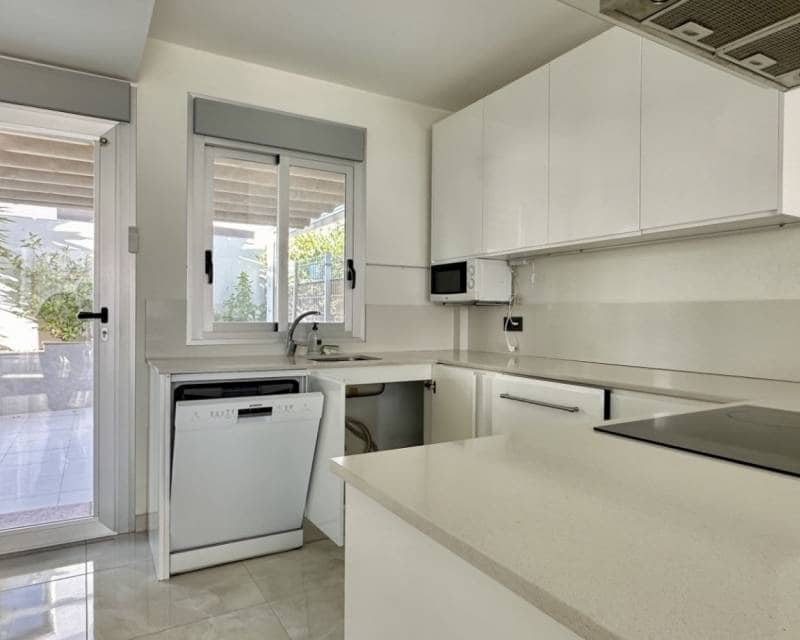 3 soveværelse Semi-Rækkehus til salg i Orihuela Costa med swimmingpool garage - € 389.000 (Ref: 9405794)