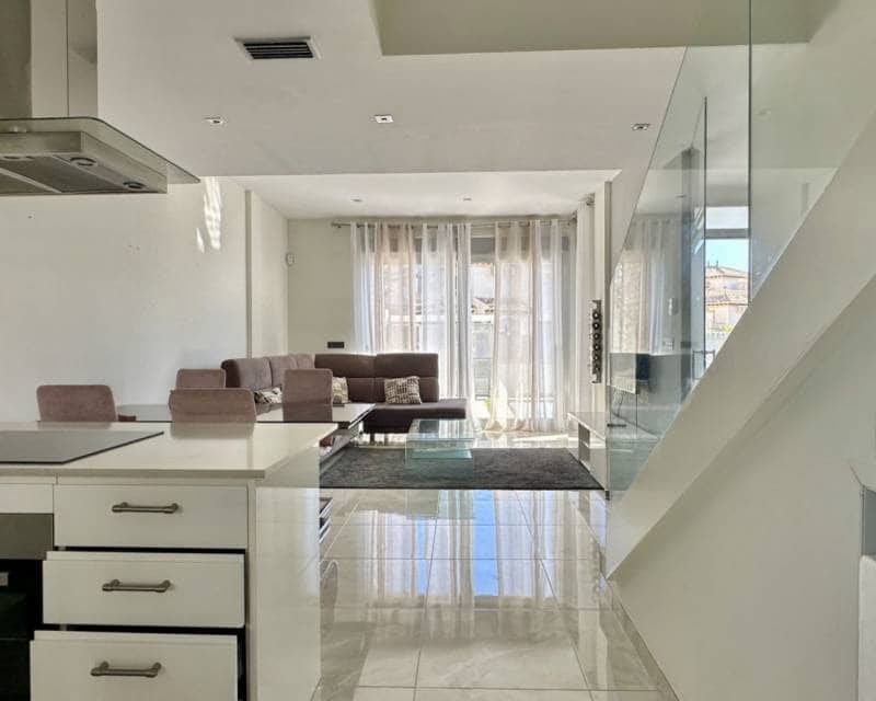 3 soveværelse Semi-Rækkehus til salg i Orihuela Costa med swimmingpool garage - € 389.000 (Ref: 9405794)