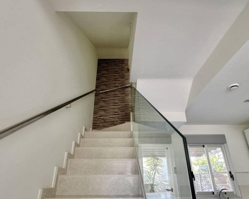 3 soveværelse Semi-Rækkehus til salg i Orihuela Costa med swimmingpool garage - € 389.000 (Ref: 9405794)