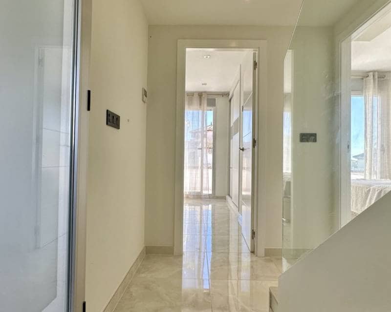 3 soveværelse Semi-Rækkehus til salg i Orihuela Costa med swimmingpool garage - € 389.000 (Ref: 9405794)