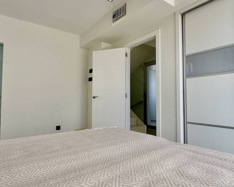 3 soveværelse Semi-Rækkehus til salg i Orihuela Costa med swimmingpool garage - € 389.000 (Ref: 9405794)