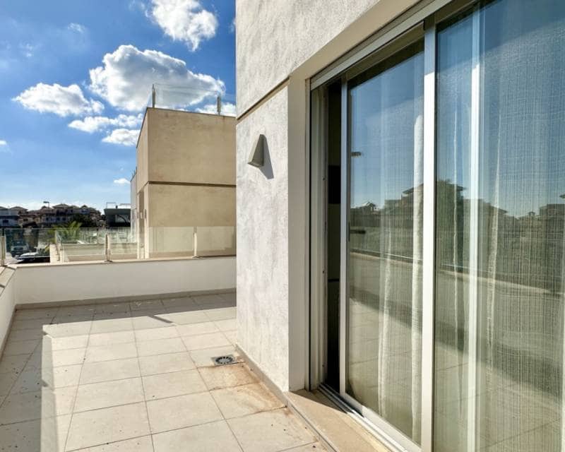 3 soveværelse Semi-Rækkehus til salg i Orihuela Costa med swimmingpool garage - € 389.000 (Ref: 9405794)