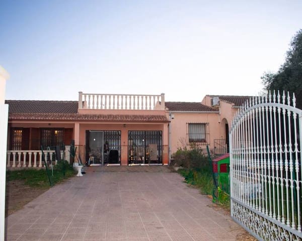 Chalet de 5 habitaciones en Los Balcones - Los Altos, Torrevieja en venta con garaje - 500.000 € (Ref: 9410001)