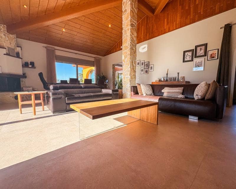 6 camera da letto Villa in vendita in Las Bayas con piscina garage - 825.000 € (Rif: 9412757)