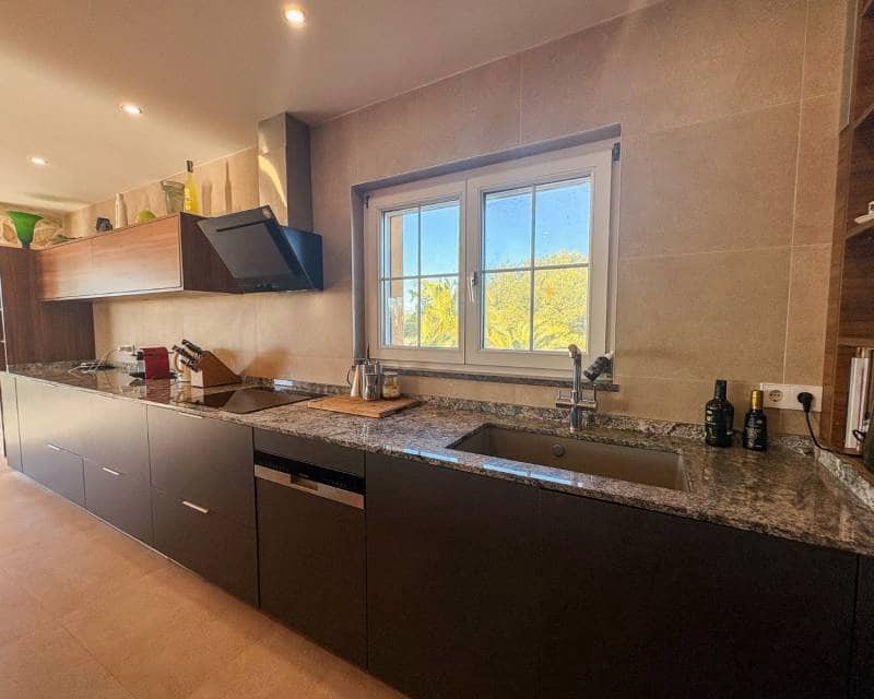 6 camera da letto Villa in vendita in Las Bayas con piscina garage - 825.000 € (Rif: 9412757)