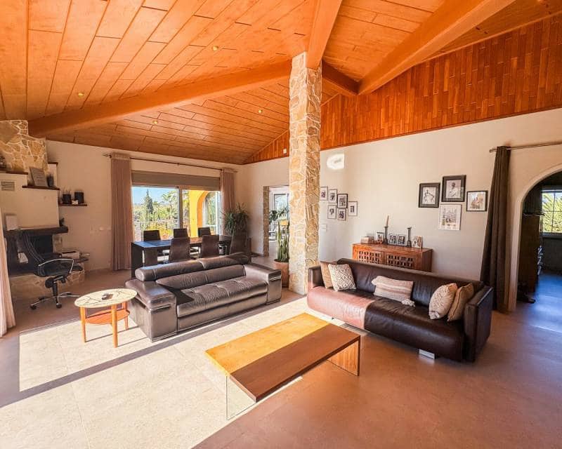 6 camera da letto Villa in vendita in Las Bayas con piscina garage - 825.000 € (Rif: 9412757)