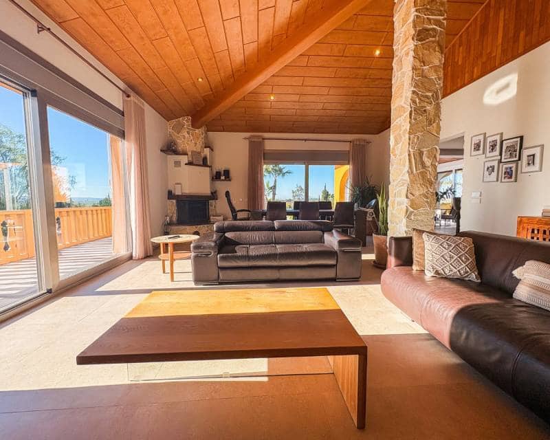 6 camera da letto Villa in vendita in Las Bayas con piscina garage - 825.000 € (Rif: 9412757)