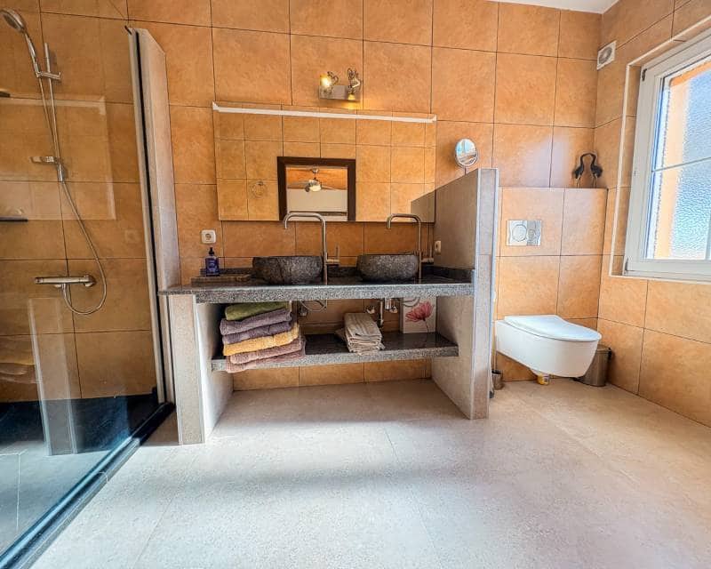 6 camera da letto Villa in vendita in Las Bayas con piscina garage - 825.000 € (Rif: 9412757)
