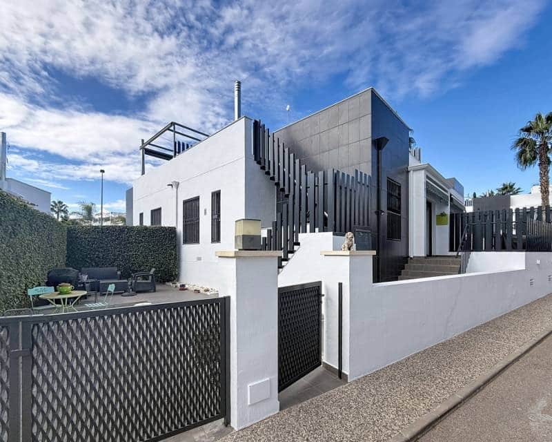 2 Zimmer Doppelhaus zu verkaufen in Villamartin mit Pool Garage - 239.995 € (Ref: 9413230)