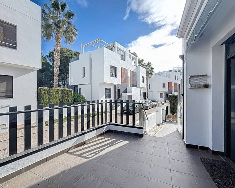 2 Zimmer Doppelhaus zu verkaufen in Villamartin mit Pool Garage - 239.995 € (Ref: 9413230)