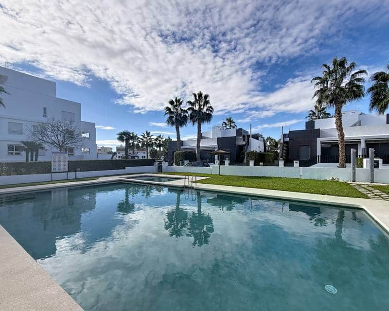 2 Zimmer Doppelhaus zu verkaufen in Villamartin mit Pool Garage - 239.995 € (Ref: 9413230)