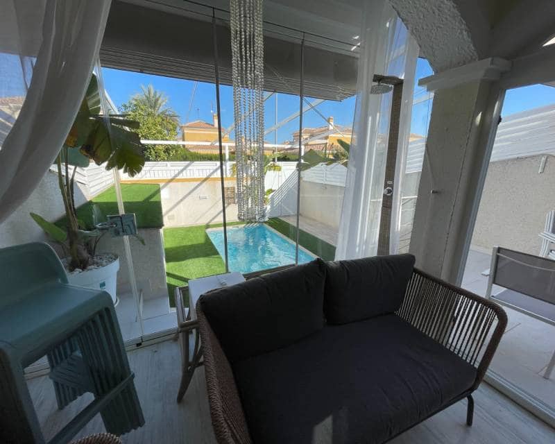 3 slaapkamer Rijtjeshuis te koop in Torre de la Horadada met zwembad - € 399.000 (Ref: 9414845)