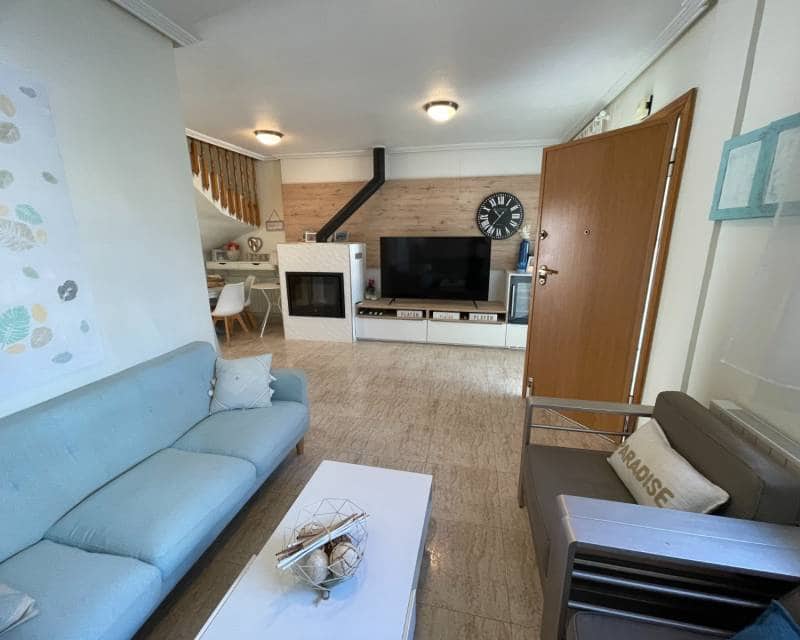 3 slaapkamer Rijtjeshuis te koop in Torre de la Horadada met zwembad - € 399.000 (Ref: 9414845)