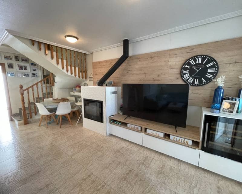 3 slaapkamer Rijtjeshuis te koop in Torre de la Horadada met zwembad - € 399.000 (Ref: 9414845)