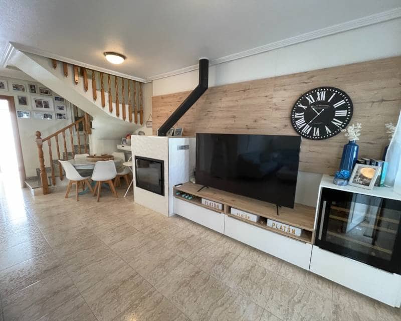 3 slaapkamer Rijtjeshuis te koop in Torre de la Horadada met zwembad - € 399.000 (Ref: 9414845)