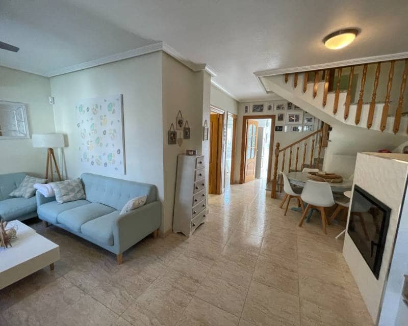 3 slaapkamer Rijtjeshuis te koop in Torre de la Horadada met zwembad - € 399.000 (Ref: 9414845)