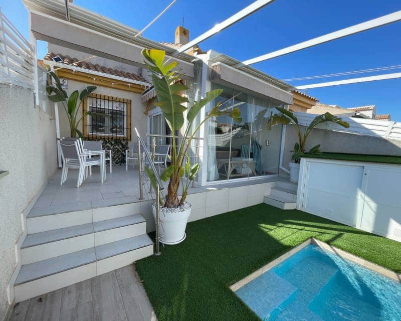 3 slaapkamer Rijtjeshuis te koop in Torre de la Horadada met zwembad - € 399.000 (Ref: 9414845)