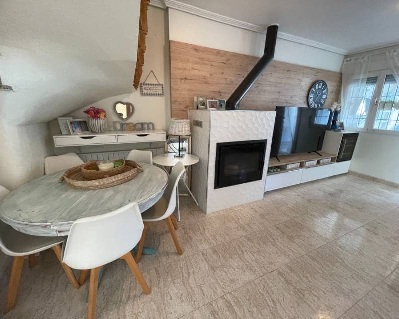 3 slaapkamer Rijtjeshuis te koop in Torre de la Horadada met zwembad - € 399.000 (Ref: 9414845)