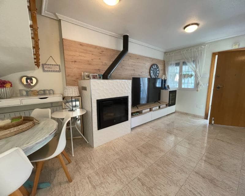 3 slaapkamer Rijtjeshuis te koop in Torre de la Horadada met zwembad - € 399.000 (Ref: 9414845)