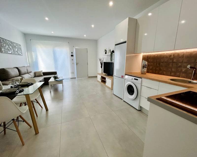 2 chambre Villa/Maison Mitoyenne à vendre à Torrevieja - 149 900 € (Ref: 9417866)