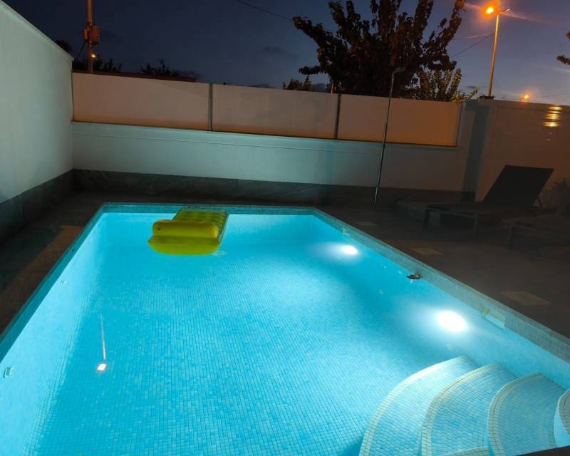 3 slaapkamer Halfvrijstaande villa te koop in San Pedro del Pinatar met zwembad garage - € 412.000 (Ref: 9426272)