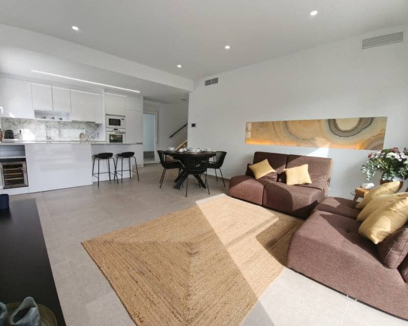 3 slaapkamer Halfvrijstaande villa te koop in San Pedro del Pinatar met zwembad garage - € 412.000 (Ref: 9426272)