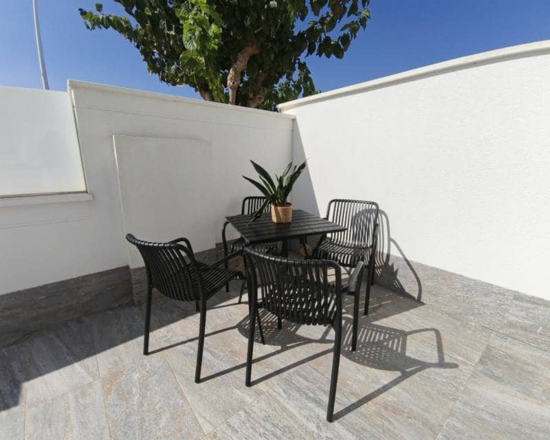 3 slaapkamer Halfvrijstaande villa te koop in San Pedro del Pinatar met zwembad garage - € 412.000 (Ref: 9426272)