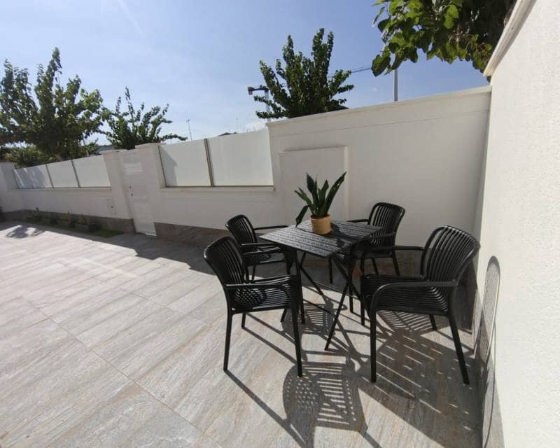 3 slaapkamer Halfvrijstaande villa te koop in San Pedro del Pinatar met zwembad garage - € 412.000 (Ref: 9426272)