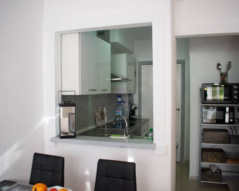 Apartamento de 1 habitación en Torrevieja en venta con piscina - 129.000 € (Ref: 9426273)