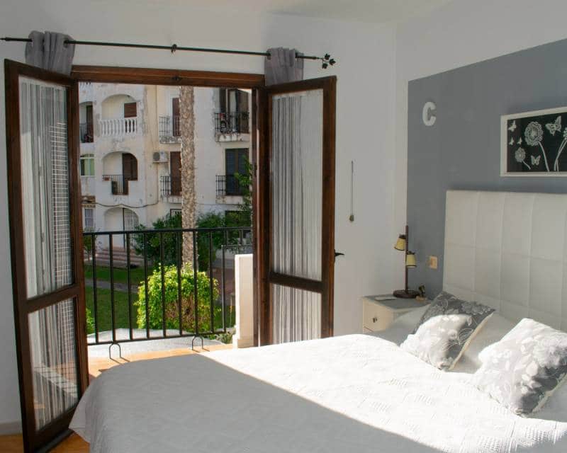 Apartamento de 1 habitación en Torrevieja en venta con piscina - 129.000 € (Ref: 9426273)