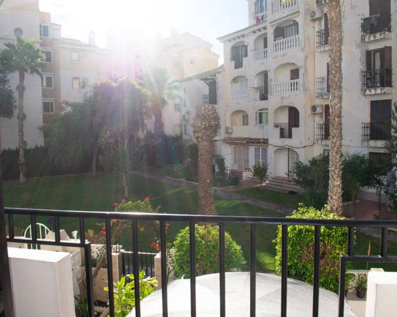 Apartamento de 1 habitación en Torrevieja en venta con piscina - 129.000 € (Ref: 9426273)