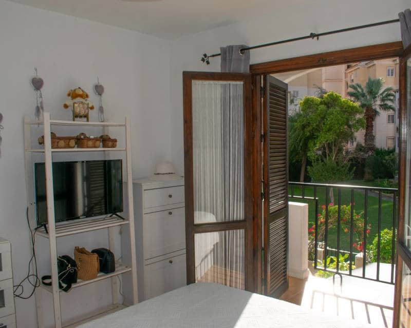 Apartamento de 1 habitación en Torrevieja en venta con piscina - 129.000 € (Ref: 9426273)