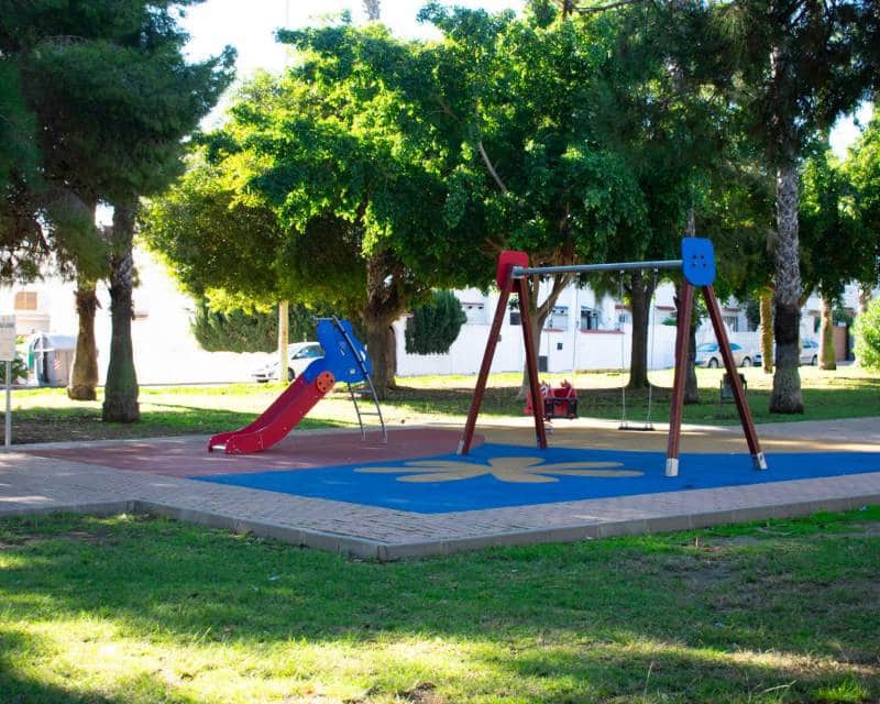 Apartamento de 1 habitación en Torrevieja en venta con piscina - 129.000 € (Ref: 9426273)