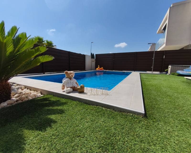 3 soverom Rekkehus til salgs i Vistabella med svømmebasseng garasje - € 349 500 (Ref: 9426437)