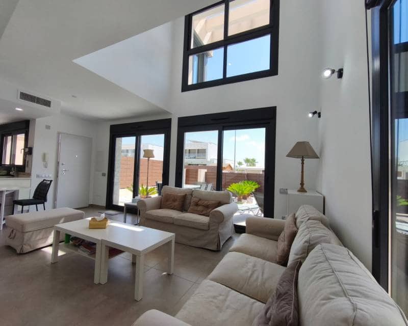 3 soverom Rekkehus til salgs i Vistabella med svømmebasseng garasje - € 349 500 (Ref: 9426437)