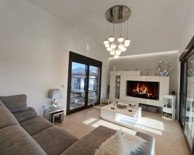 3 bedroom Villa for sale in Vistabella with pool - € 465,000 (Ref: 9427880)