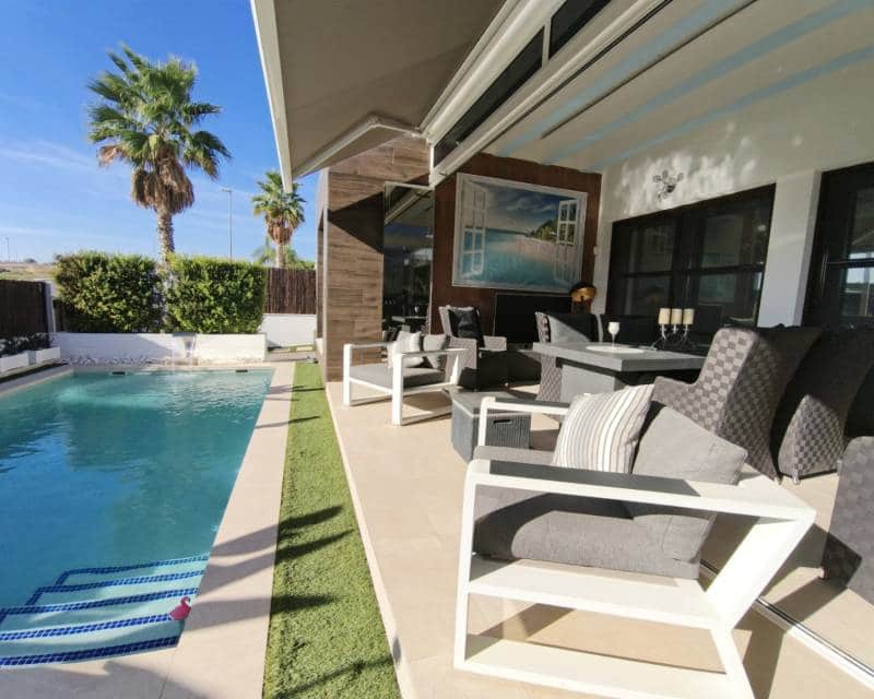 3 bedroom Villa for sale in Vistabella with pool - € 465,000 (Ref: 9427880)
