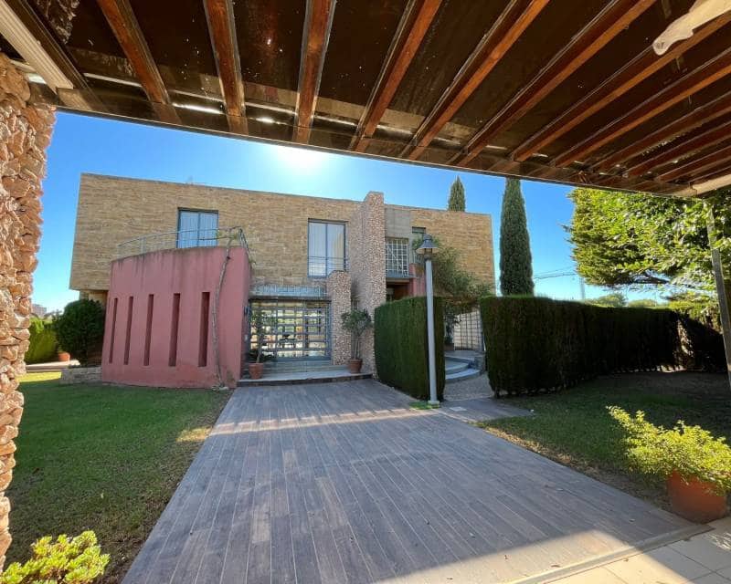 4 bedroom Villa for sale in Dehesa de Campoamor with pool garage - € 1,300,000 (Ref: 9428217)