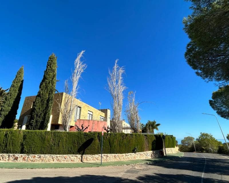 4 bedroom Villa for sale in Dehesa de Campoamor with pool garage - € 1,300,000 (Ref: 9428217)