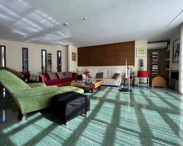 4 bedroom Villa for sale in Dehesa de Campoamor, Orihuela with pool garage - € 1,300,000 (Ref: 9428217)