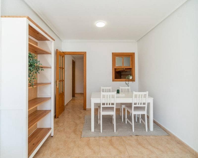 3 slaapkamer Penthouse te koop in Torrevieja - € 195.000 (Ref: 9431914)