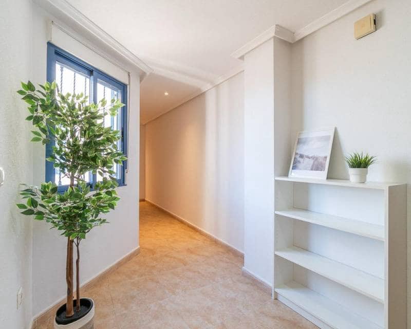 3 slaapkamer Penthouse te koop in Torrevieja - € 195.000 (Ref: 9431914)