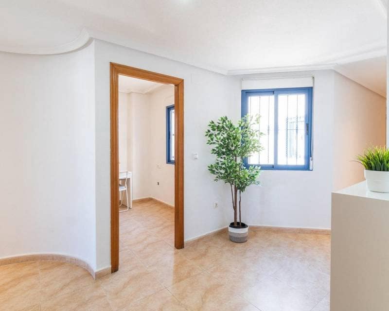 3 slaapkamer Penthouse te koop in Torrevieja - € 195.000 (Ref: 9431914)