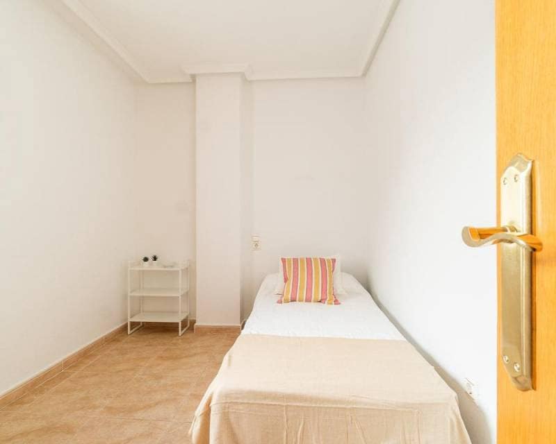 3 slaapkamer Penthouse te koop in Torrevieja - € 195.000 (Ref: 9431914)