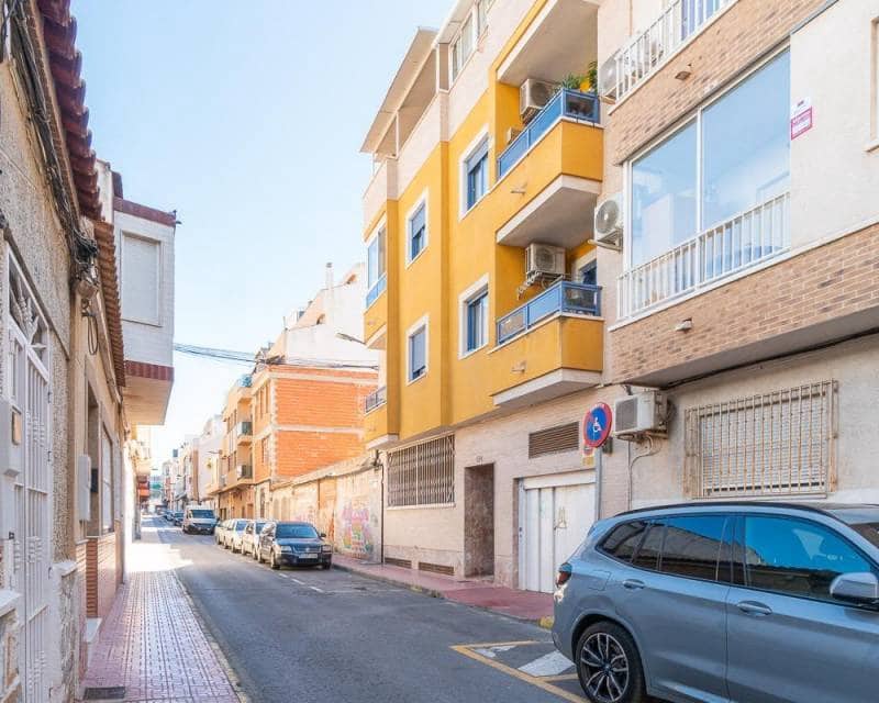 3 slaapkamer Penthouse te koop in Torrevieja - € 195.000 (Ref: 9431914)