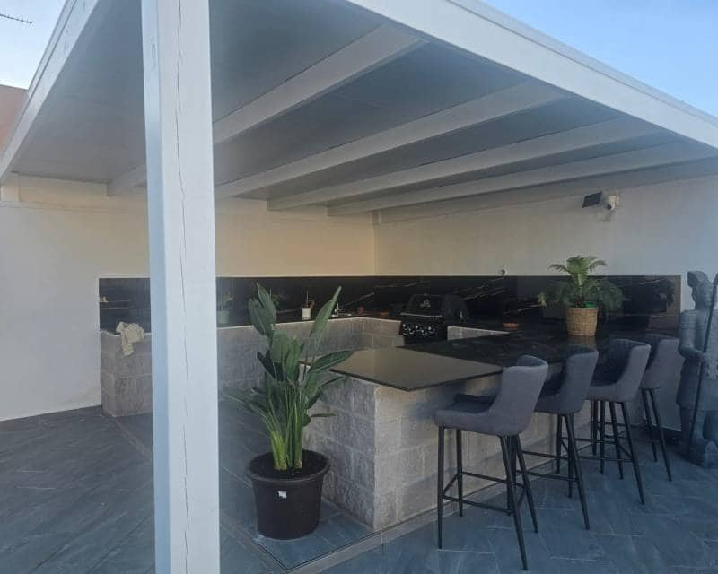 5 makuuhuone Huvila myytävänä paikassa Ciudad Quesada mukana uima-altaan 
autotalli - 498 000 € (Ref: 9431915)