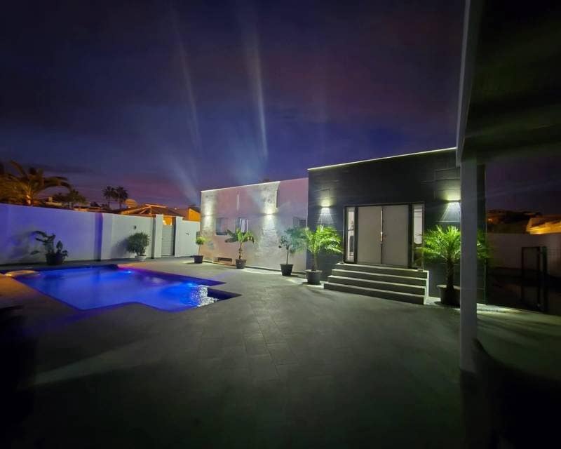 5 makuuhuone Huvila myytävänä paikassa Ciudad Quesada mukana uima-altaan 
autotalli - 498 000 € (Ref: 9431915)