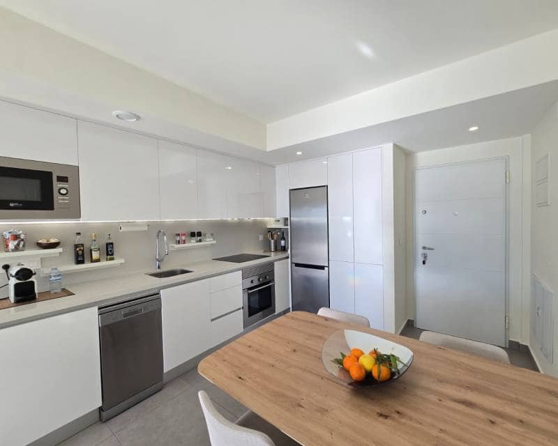 2 soveværelse Penthouse til salg i Villamartin med swimmingpool garage - € 335.000 (Ref: 9449431)