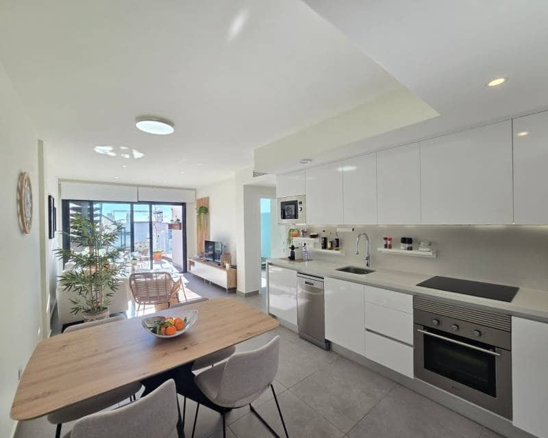 2 soveværelse Penthouse til salg i Villamartin med swimmingpool garage - € 335.000 (Ref: 9449431)